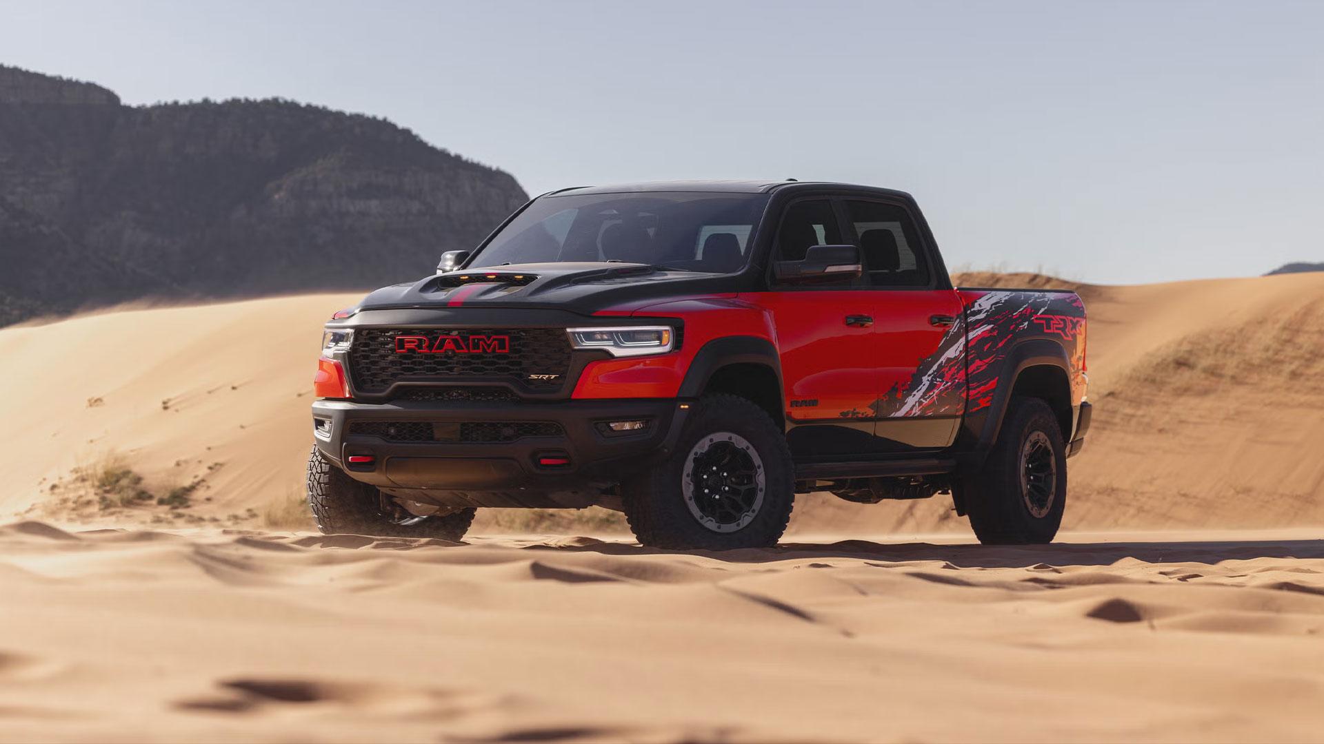 Ram 1500 TRX ត្រឡប់មកវិញជាមួយកម្លាំង 777 សេះ ម៉ាស៊ីន Hellcat V-8 និងស្លាកសញ្ញា SRT