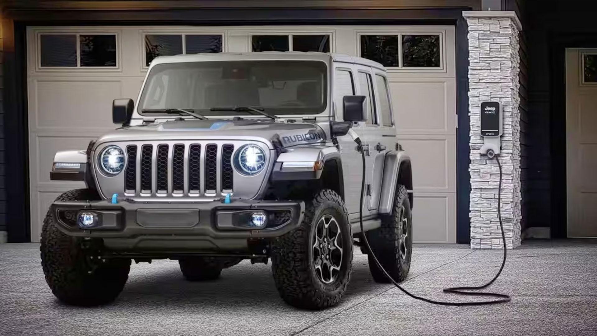 របត់ថ្មីនៃទីផ្សាររថយន្តអាមេរិក៖ រថយន្ត Plug-in Hybrid កំពុងបាត់មុខ ខណៈក្រុមហ៊ុន Stellantis បញ្ឈប់ការផលិតជាបន្តបន្ទាប់