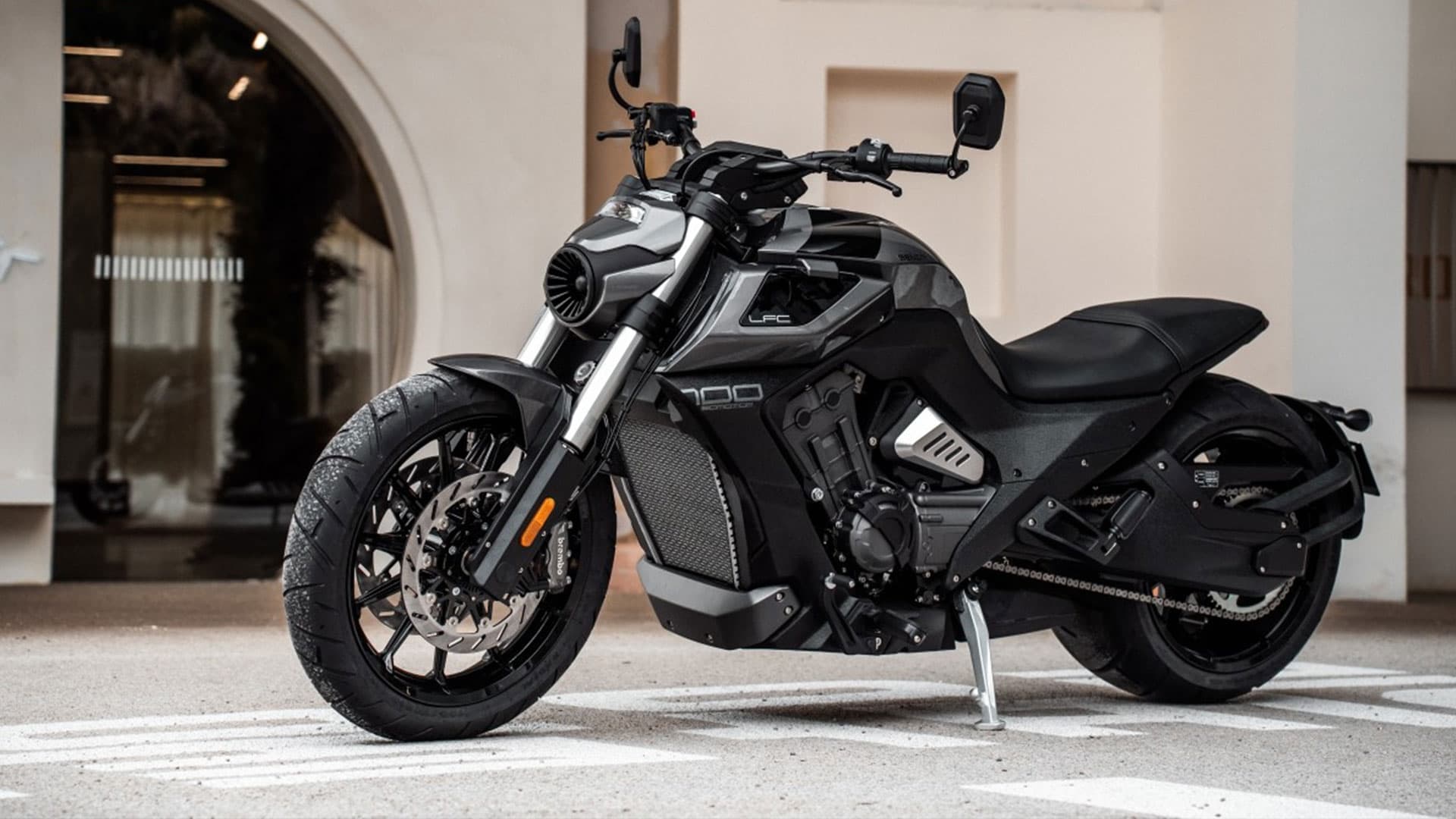 Benda LFC 700 Pro អង្រួនទីផ្សារពិភពលោកជាមួយរូបរាងដ៏ប្លែកនិងកម្លាំងដ៏មហិមា