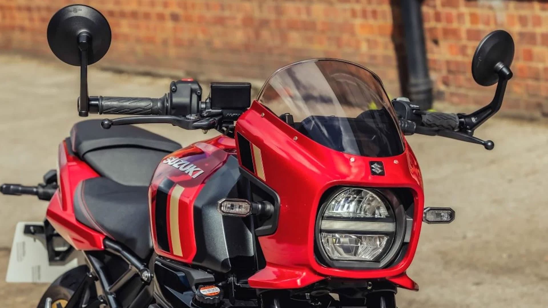 ម៉ូតូ Suzuki GSX-8TT ទទួលបានការរចនាពណ៌ក្រហម និងមាសយ៉ាងស្អាត