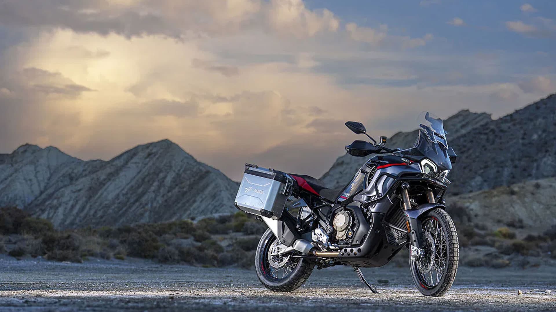 MV Agusta Enduro Veloce ថ្មី ទទួលបានការបំពាក់គ្រឿងបង្គុំ Full Work